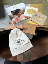 Afbeelding in Gallery-weergave laden, Oorhangers Elegance Blanche